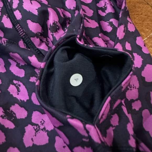 Lululemon work out capris and leggings set. Size 4 - Picture 2 of 7